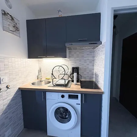 Coquet Au Bord De - 4 Pers. - Fr-1-799-68 Apartment
